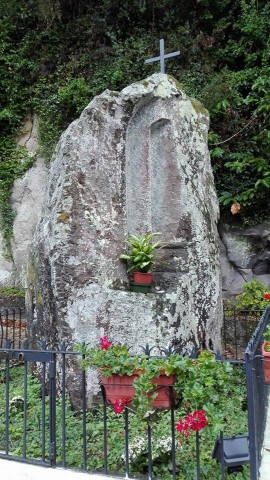 roccia sulla quale era dipinta la Madonna di Casale di Carinola